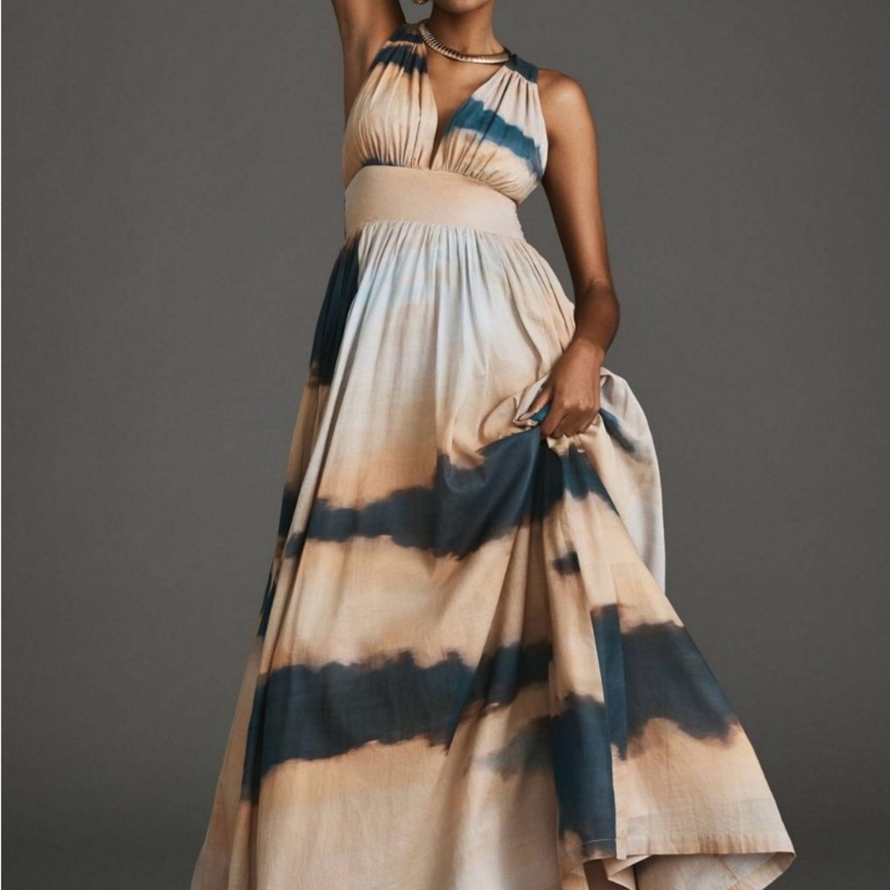 Chic Tie-Dye Maxi Dress in Blue and Tan